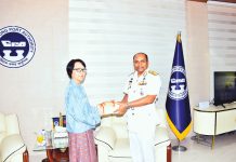 দুই দেশের মধ্যে বাণিজ্যিক সহযোগিতা জোরদারের ওপর গুরুত্ব