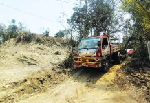 রামুতে দিনে-দুপুরে সাবাড় হচ্ছে ২০০ ফুট উঁচু একটি পাহাড়