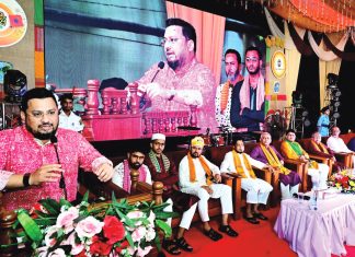 দেশ গড়তে কাঁধে কাঁধ মিলিয়ে কাজ করতে হবে