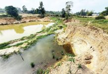 তিন গ্রামের বসতবাড়ির দেওয়াল ও পিলারে ফাটল