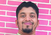 রাস্তার পাশে অসংখ্য ময়লার স্তূপ, দেখার কেউ নেই!