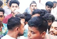 মনজুর আলমের বাসায় গিয়ে তোপের মুখে হাসনাত