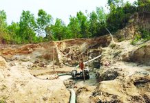 লোহাগাড়ায় সংরক্ষিত বনের টিলা কেটে বালু উত্তোলন