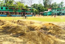 লোহাগাড়ায় বিদ্যালয়ের মাঠ ভরাট কাজে অনিয়মের অভিযোগ