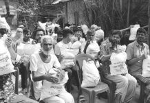 নজির আহমদ দোভাষ ফাউন্ডেশনের খাদ্যসামগ্রী বিতরণ