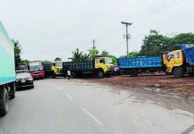 শান্তির হাটে মহাসড়কে যানজট, যাত্রীদের দুর্ভোগ