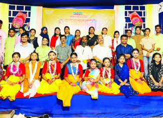 প্রত্যয়ের ‘আনন্দলোকে মঙ্গলালোকে’