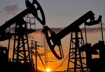 রুশ তেল ক্রয়ে নিষেধাজ্ঞা শিথিলের মেয়াদ বাড়াল যুক্তরাষ্ট্র