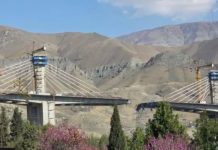 শত্রুপক্ষের হামলায় ভেঙে গেল ইরানের সবচেয়ে উঁচু সেতু, শতাধিক হতাহত