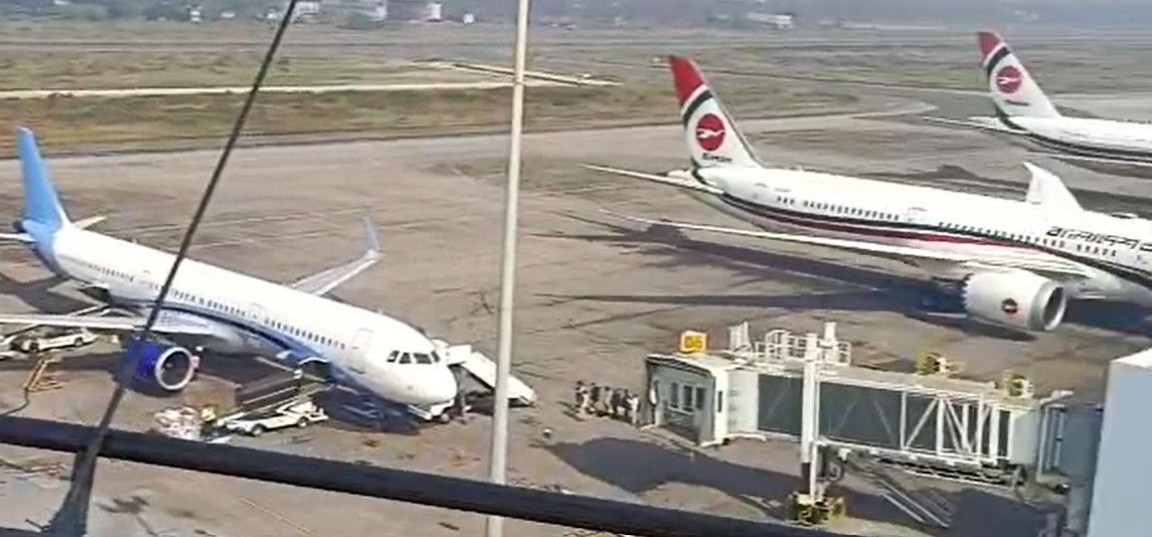 চট্টগ্রামে ৩৫ দিনে ২৪৫ আন্তর্জাতিক ফ্লাইট বাতিল – দৈনিক আজাদী চট্টগ্রামে ৩৫ দিনে ২৪৫ আন্তর্জাতিক ফ্লাইট বাতিল – দৈনিক আজাদী