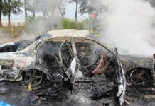 টেকনাফে চলন্ত প্রাইভেট কারে আগুন