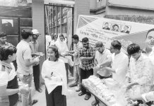 সন্দ্বীপে এসএসসি পরীক্ষার্থীদের মাঝে পানি ও কলম বিতরণ