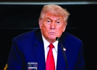 যুদ্ধ থেকে সম্মানজনক প্রস্থান খুঁজছে যুক্তরাষ্ট্র : ইরান