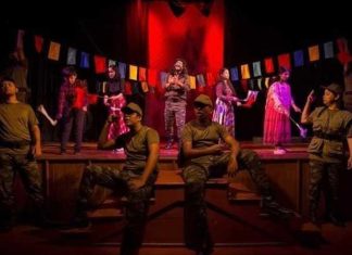 অ্যাভাঁগার্ডের নাট্যোৎসবে শেষ দিনে নাটক চে মঞ্চস্থ