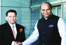 দিল্লিতে পররাষ্ট্রমন্ত্রীকে উষ্ণ অভ্যর্থনা