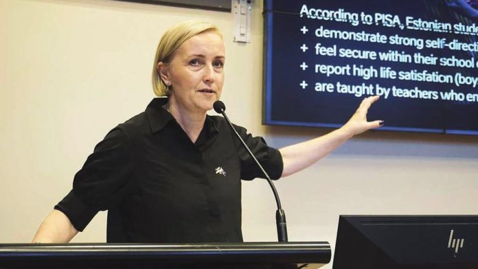 kristinakallas-rmitaustralia-Different way