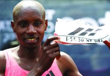 ২ ঘণ্টার নিচে দৌড়ে প্রথম ম্যারাথন জিতলেন কেনিয়ার সাওয়ে