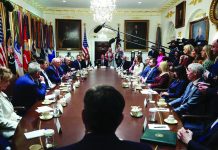 ইরান যুদ্ধের চাপে মন্ত্রিসভায় বড় রদবদলের কথা ভাবছেন ট্রাম্প