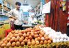 পাইকারিতে ডিমের দাম কমলেও প্রভাব নেই খুচরায়