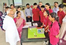 ফ্রোবেল একাডেমিতে জলবায়ু পরিবর্তন ভিত্তিক চিত্র প্রদর্শনী ও স্টিমস ডে উদযাপন