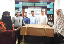 আলোর দিশা ফাউন্ডেশনের হুইল চেয়ার বিতরণ