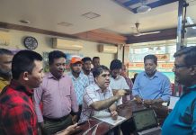 চট্টগ্রামের বিভিন্ন পরিবহন কাউন্টারে সচেতনতামূলক কার্যক্রম বিআরটিএর
