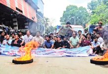 বান্দরবানে ছাত্রদলের নতুন কমিটি বাতিল দাবিতে সড়ক অবরোধ