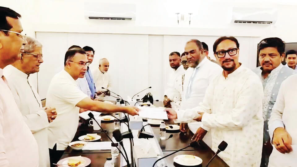 চসিকের পরিচ্ছন্নকর্মীদের জন্য ১ কোটি ৬৩ লাখ টাকার অনুদান দিলেন প্রধানমন্ত্রী – দৈনিক আজাদী চসিকের পরিচ্ছন্নকর্মীদের জন্য ১ কোটি ৬৩ লাখ টাকার অনুদান দিলেন প্রধানমন্ত্রী – দৈনিক আজাদী
