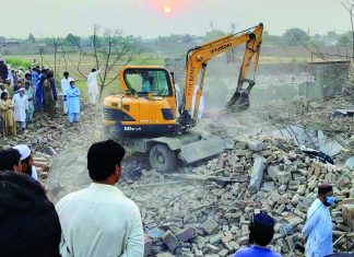 পাকিস্তানে আত্মঘাতি গাড়ি বোমা হামলায় ১৫ পুলিশ সদস্য নিহত