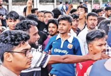অ্যাম্বুলেন্সের লোকজনের সাথে এনসিপি নেতাকর্মীদের হাতাহাতি