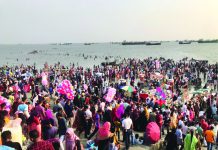 নগরে বিনোদন কেন্দ্রগুলোতে ভিড়