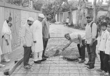 বুড়িশ্চর উচ্চ বিদ্যালয়ের সামনে সড়ক সংস্কার