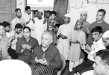 জিয়াউর রহমানের শাহাদাতবার্ষিকীতে দোয়া মাহফিল ও খাবার বিতরণ