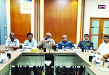 দুপুর ১২টা থেকে রাত ৯টা পর্যন্ত মার্কেট খোলা রাখতে চান ব্যবসায়ীরা
