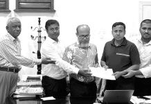 চট্টগ্রাম-কক্সবাজার রুটে যাত্রীসেবা উন্নয়নে স্মারকলিপি প্রদান