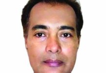 নাট্যষষ্ঠী : স্বপন বড়ুয়ার অনন্য সৃজনশিল্প
