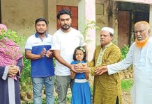 পটিয়ার কুসুমপুরায় শিক্ষার্থীদের মাঝে গাছের চারা বিতরণ