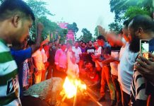 দীপেন দেওয়ানকে মন্ত্রী পদে পুনর্বহালের দাবিতে রাঙামাটিতে ফের সড়ক অবরোধ