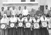 দুর্নীতিবিরোধী বিতর্ক প্রতিযোগিতায় রাঙ্গুনিয়া আদর্শ পাইলট উচ্চ বিদ্যালয় চ্যাম্পিয়ন