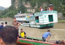 কাপ্তাই হ্রদে লঞ্চের ধাক্কায় ডুবল বোট, প্রাণে রক্ষা পেল ১২ যাত্রী