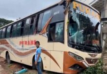 লোহাগাড়ায় দুই বাসের সংঘর্ষ, প্রাণ গেল কলেজেছাত্রীর