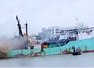 কর্ণফুলীতে নোঙর করা ফিশিং জাহাজে বিস্ফোরণ, দগ্ধ ৬