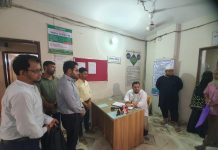 পুলিশ প্রটোকল ছাড়াই ব্যক্তিগত গাড়িতে ভূমি প্রতিমন্ত্রীর আমিনবাজার ও আশুলিয়া রাজস্ব সার্কেল পরিদর্শন