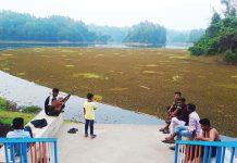 টোপাপানায় ম্লান মহামায়া লেকের সৌন্দর্য