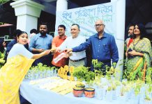 প্রিমিয়ার ভার্সিটির সমাজতত্ত্ব বিভাগে ‘প্লাস্টিক দিন, বীজ নিন’ শীর্ষক ক্যাম্পেইন