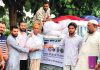 লোহাগাড়ায় বন্যাকবলিত পরিবারের পাশে লায়ন্স ক্লাব অব চিটাগং