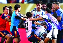 ফাইনাল শেষে কেন ধাক্কাধাক্কি প্রকাশ্যে এলো কারণ