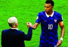 কোচকে বিদায়ী উপহার দিতে না পেরে হতাশ এমবাপ্পে