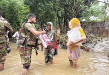 চট্টগ্রাম সেনানিবাসের উদ্যোগে বন্যাকবলিত দুর্গম এলাকায় জরুরি ত্রাণসামগ্রী বিতরণ
