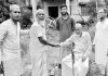 বাঁশখালীতে বন্যাদুর্গতদের মাঝে খাবার বিতরণ ও নগদ সহায়তা